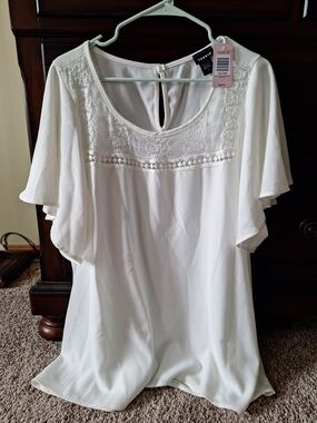 Torrid White Lace Yoke Flutter Sleeve Top